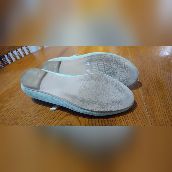 Isaac Mizrahi New York Green Flat Shoes - Picture 6 of 6